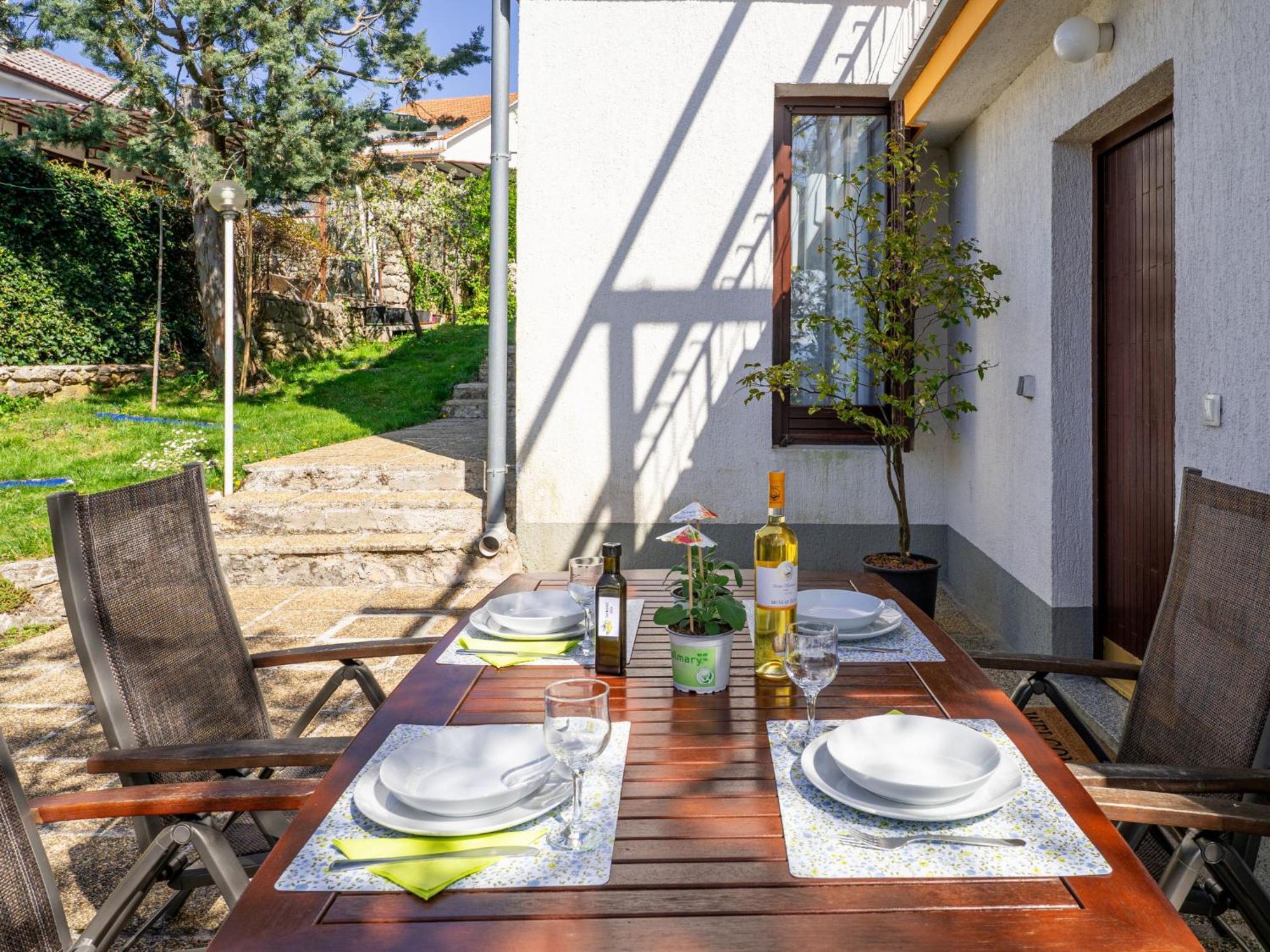 Apartment Jurkovic - Nji100 By Interhome Njivice Exterior photo